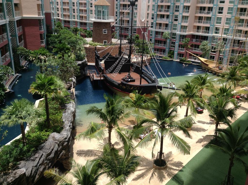 Grande Caribbean Condo By Suneeya Pattaya Exteriör bild